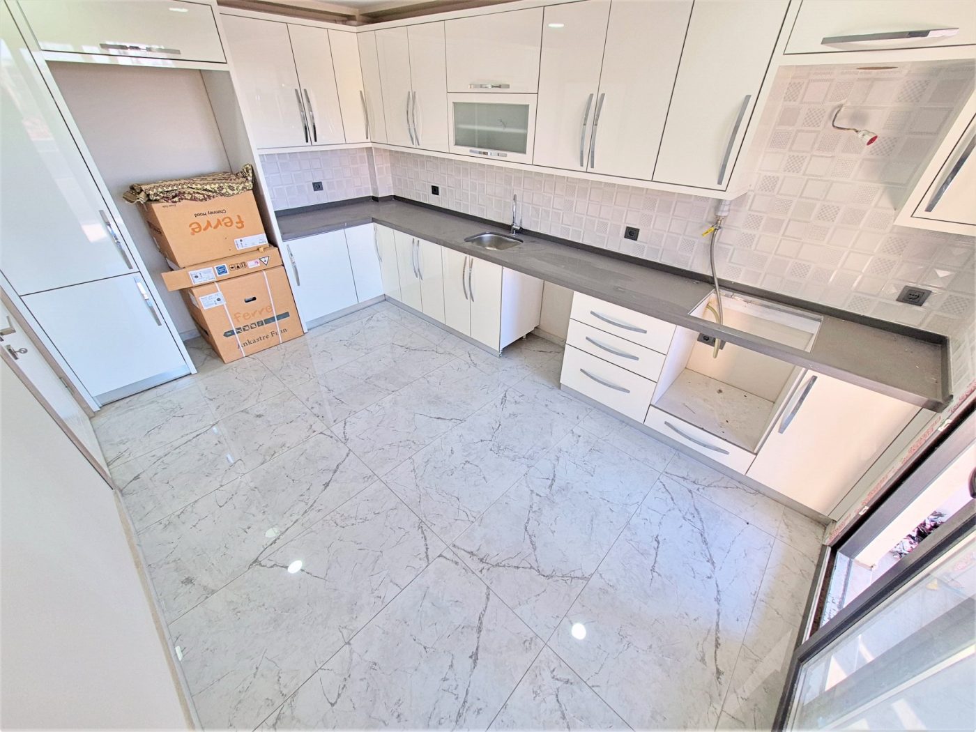 GÜLTAŞ EMLAKTAN EDREMİT’TE SATILIK 3+1 DUBLEKS DAİRE EBEVEYN BANYO ASANSÖRLÜ