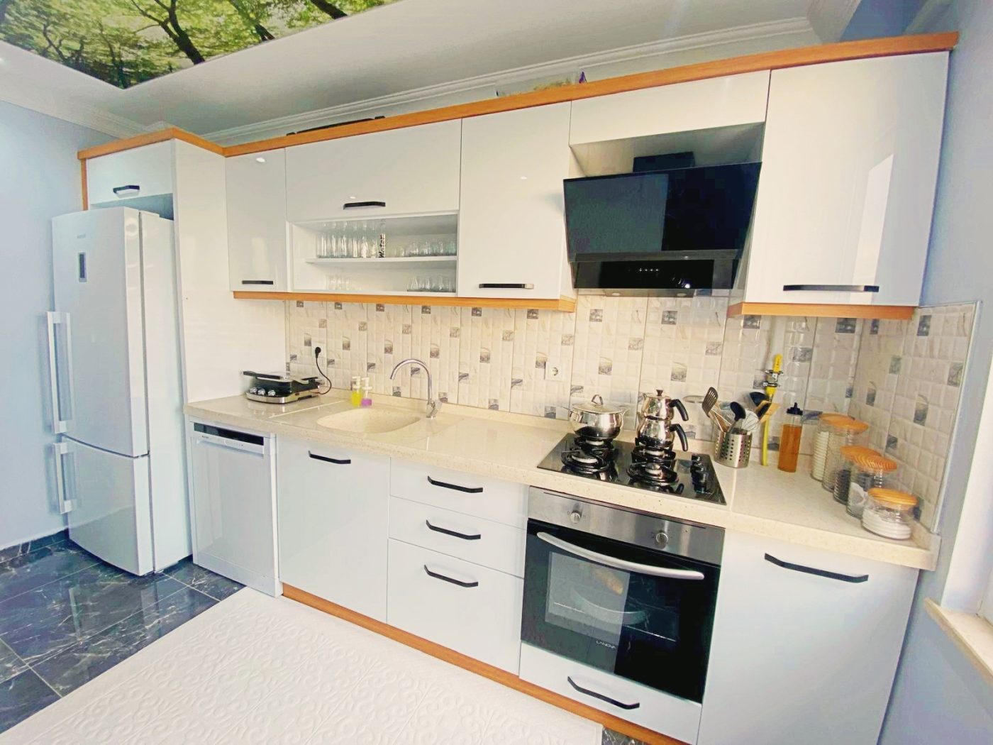 EDREMİT KADIKÖY’DE GÜLTAŞ EMLAK’TAN SATILIK 3+1 GENİŞ DAİRE