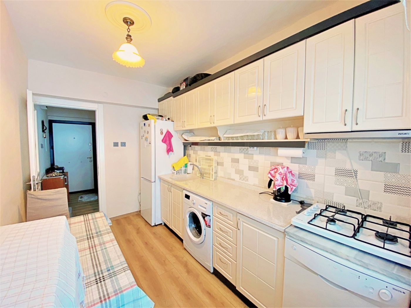 Akçay Zeytinli’de Satılık Eşyalı 2+1 Daire yetki Gültaş Emlaktan