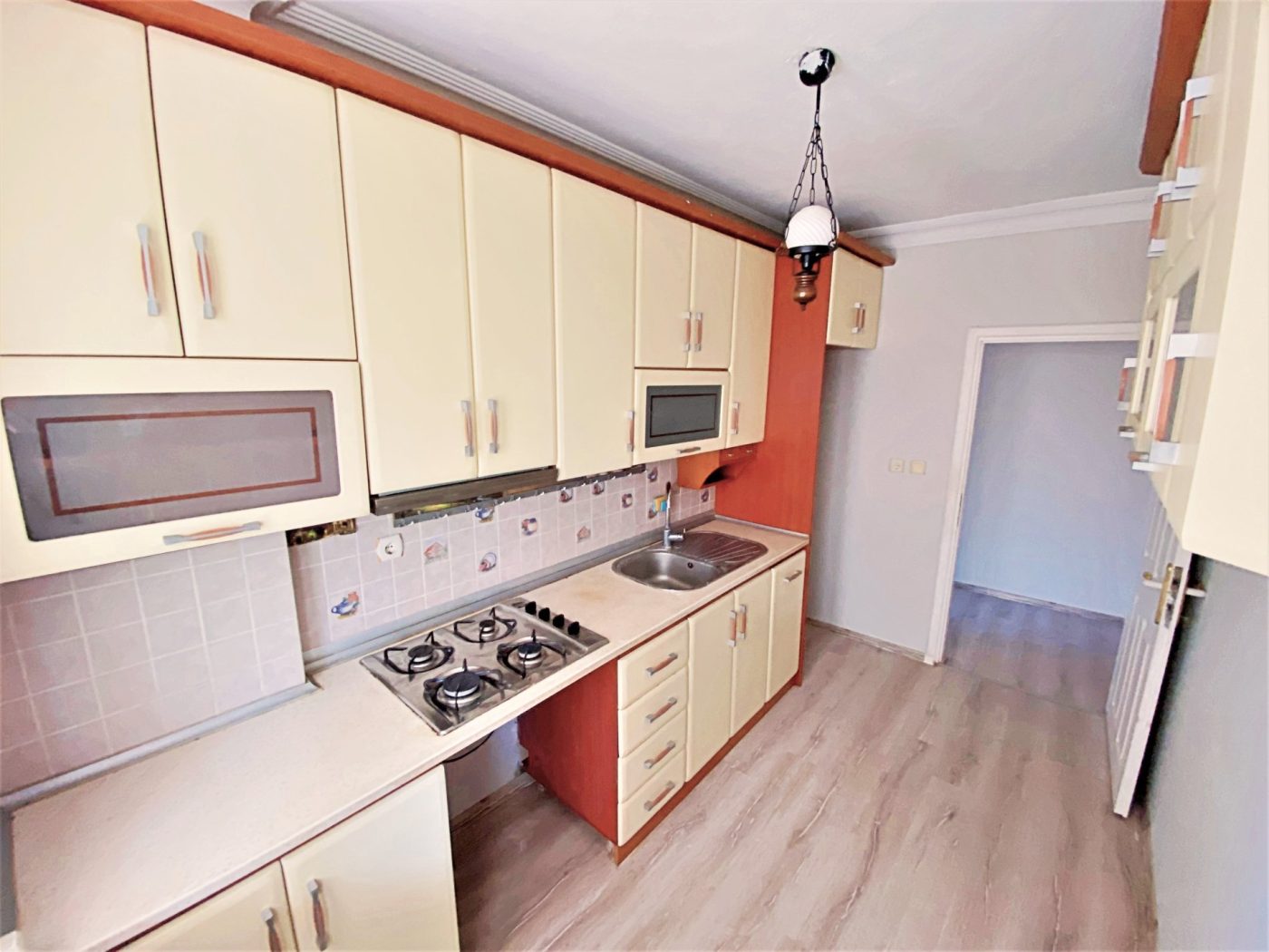 Akçay’da Gültaş Emlaktan Denize Yakın, Ön Cephe 2+1 Satılık Daire