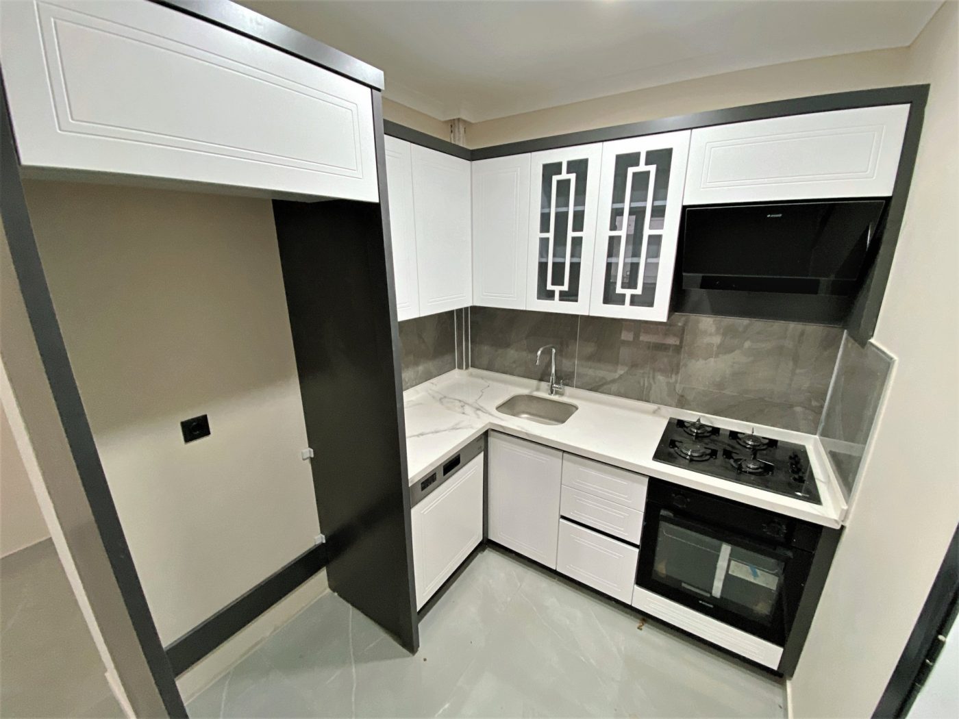 GÜLTAŞ EMLAKTAN AKÇAY ALTINKUMDA SATILIK 1+1 YERDEN ISITMALI ASANSÖRLÜ DAİRE