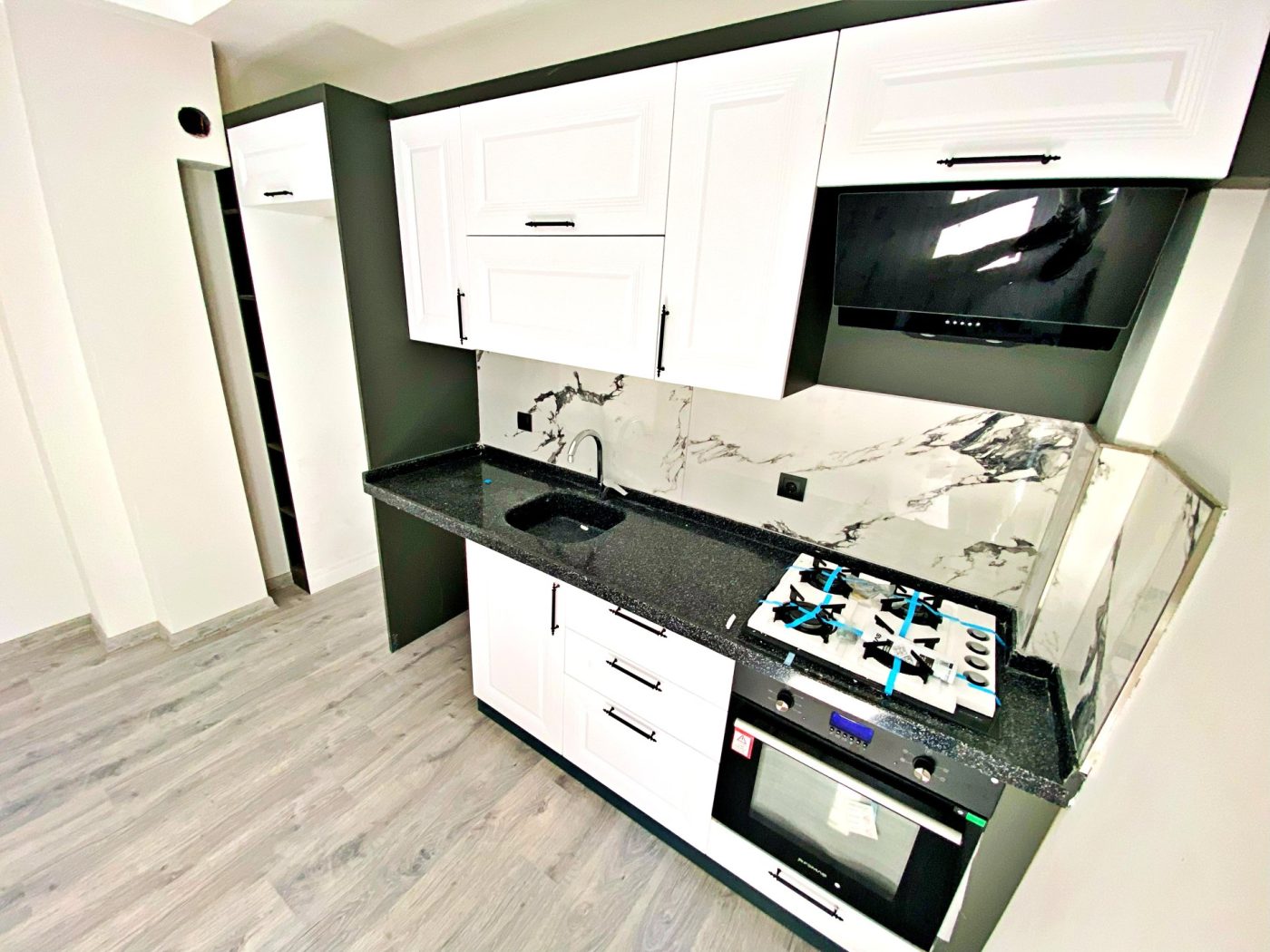 GÜLTAŞ EMLAKTAN ALTINKUMUN GÖZDE MEVKİİSİNDE SATILIK YEP YENİ 1+1DAİRE FIRSATI SİZLERİ BEKLİYOR!