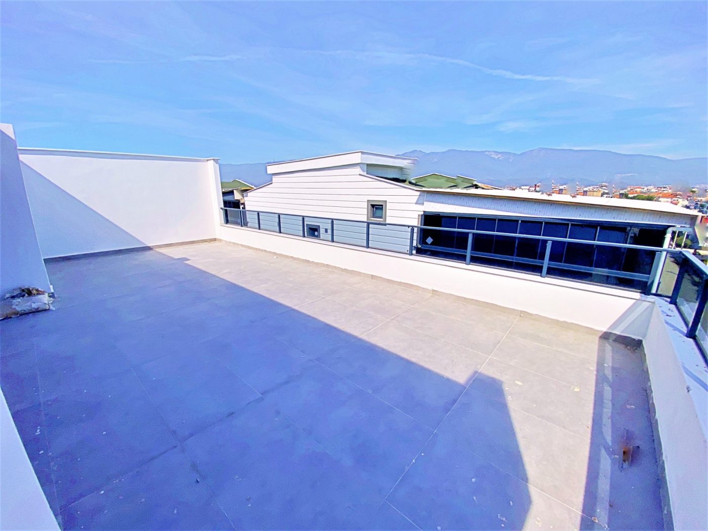 GÜLTAŞ EMLAKTAN ALTINKUMDA SATILIK 3+1 ÇİFT MUTFAKLI GENİŞ TERASLI DUBLEX